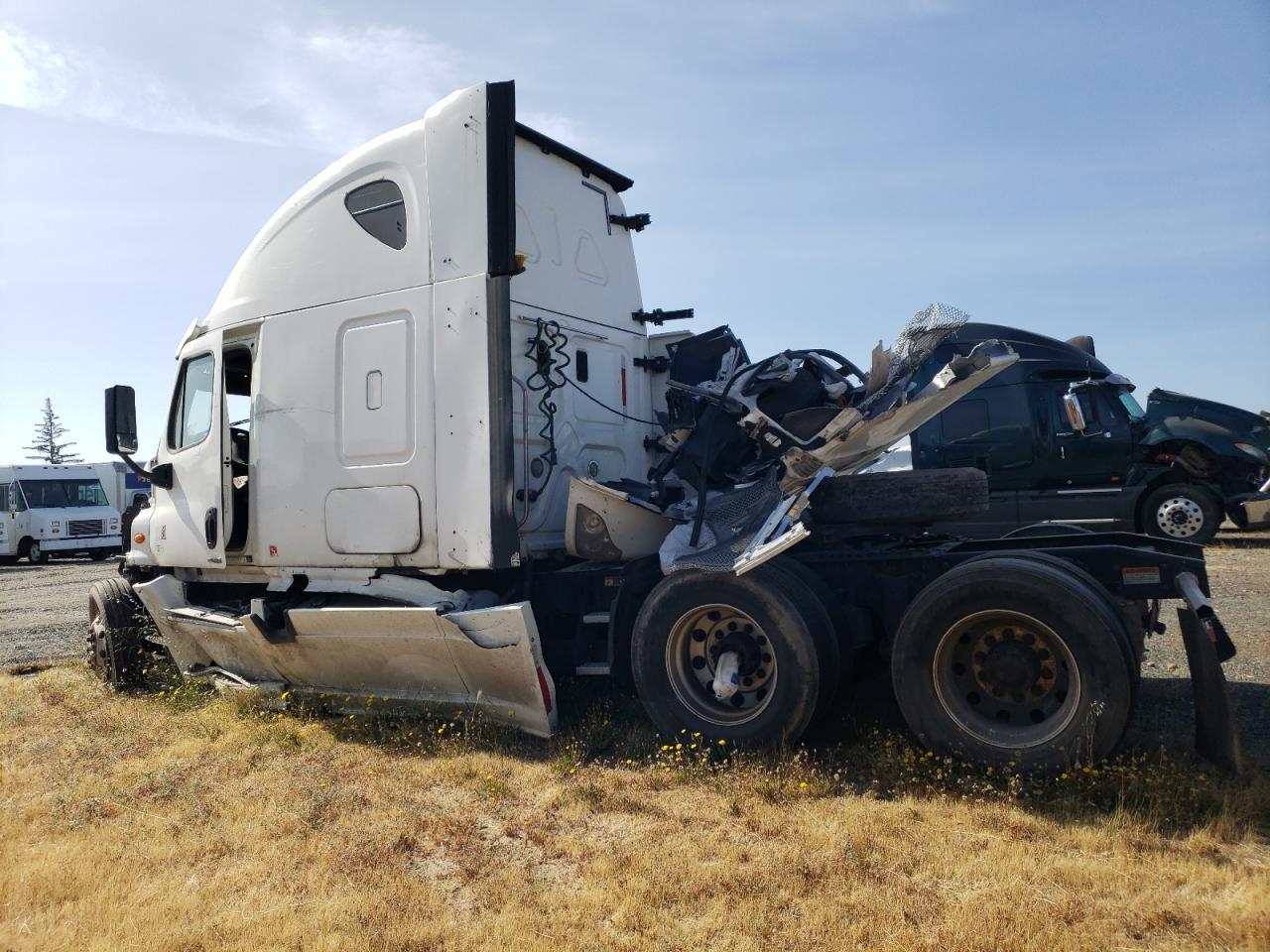 2015 Freightliner Cascadia 125 Semi Truck