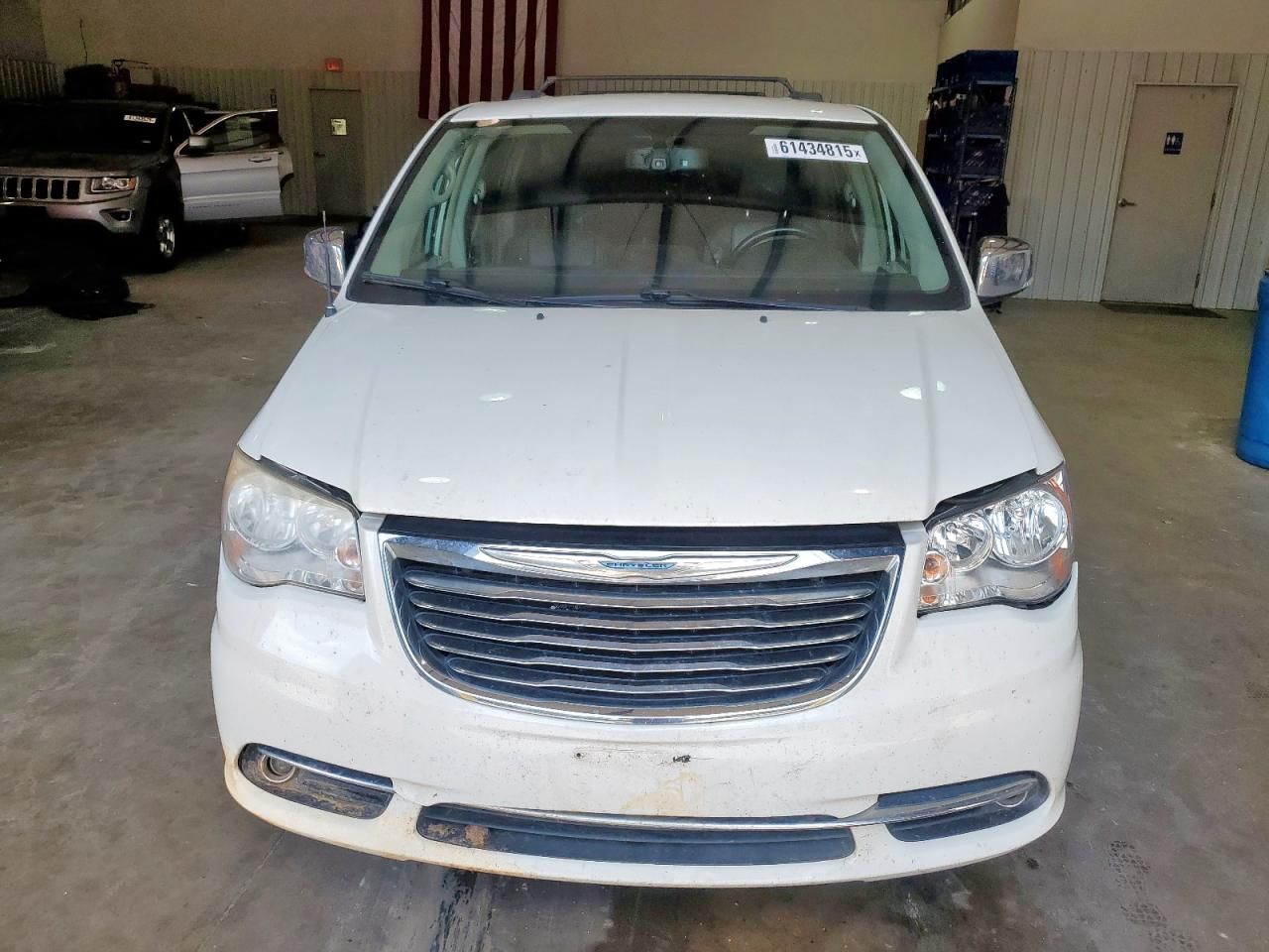 2013 Chrysler Town & Country Touring l