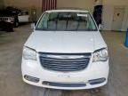 2013 Chrysler Town & Country Touring l