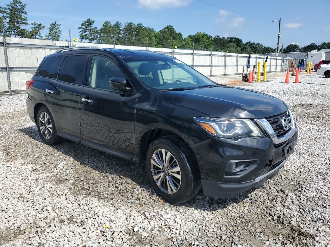 2019 Nissan Pathfinder s