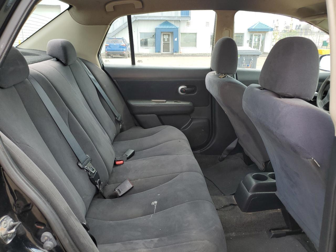 2011 Nissan Versa s