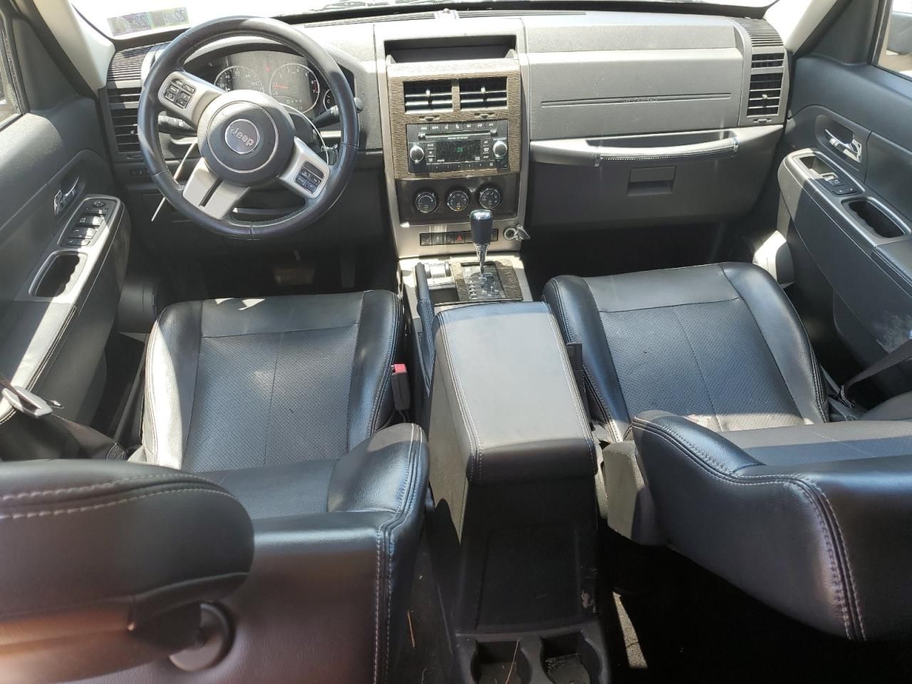 2012 Jeep Liberty jet