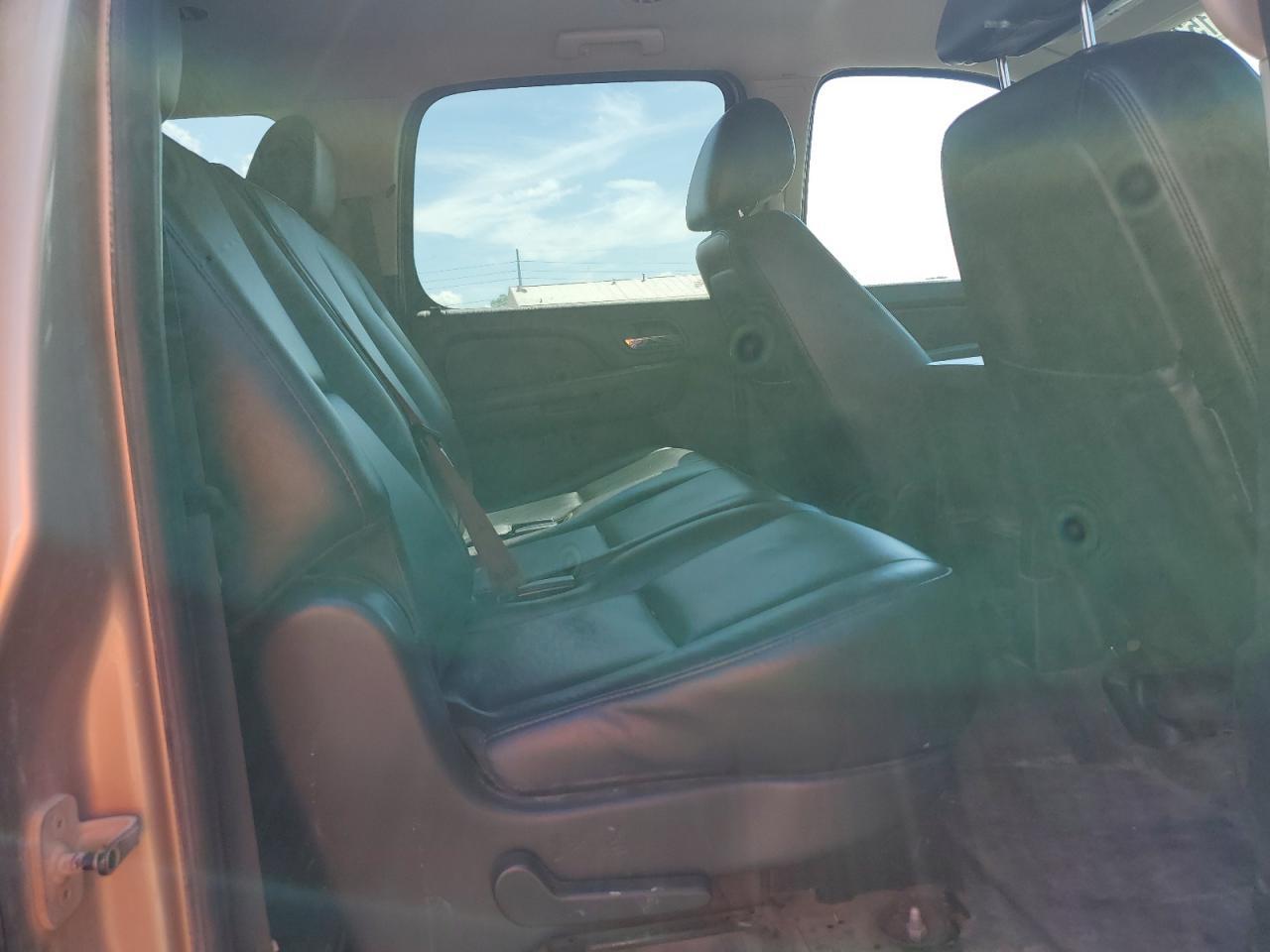 2011 Chevrolet Suburban C1500