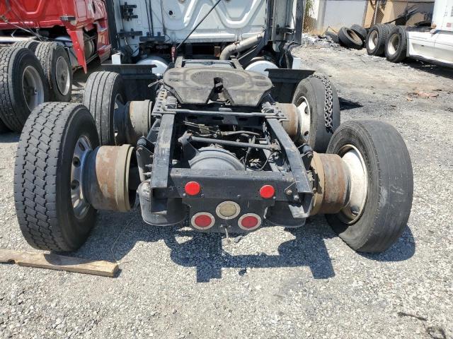 2018 Freigliner 2015 Freightliner Cascadia 125 Semi Truck
