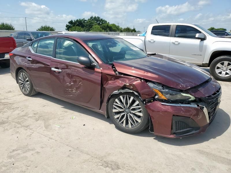 2024 Nissan Altima sv