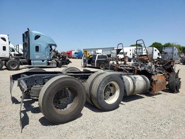 2014 Freightliner Cascadia 125 Semi Truck