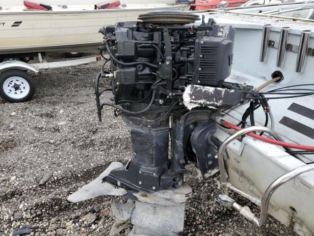 1990 Crestliner Boat