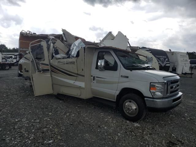 2018 Ford Econoline E450 Super Duty Cutaway Van