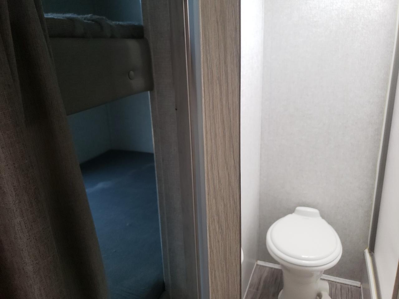 2022 Foresriver Silver Lake Towable