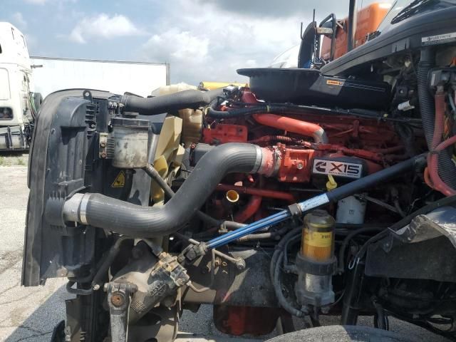 2019 International LT625