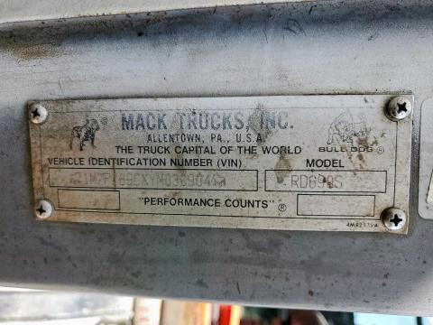 2000 Mack 600 RD600
