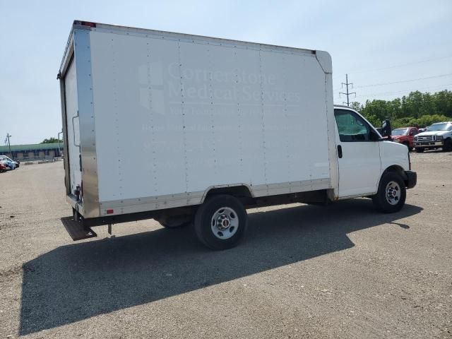 2011 GMC Savana Cutaway G3500