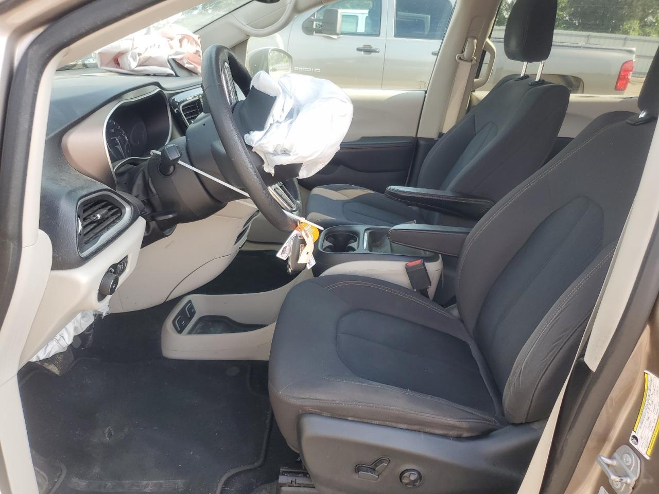 2017 Chrysler Pacifica Touring l