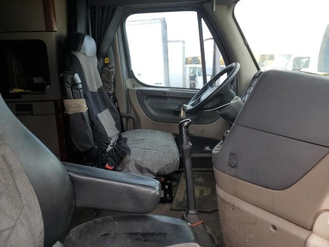 2013 Freightliner Cascadia 125