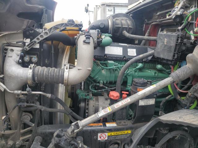 2020 Volvo VNR