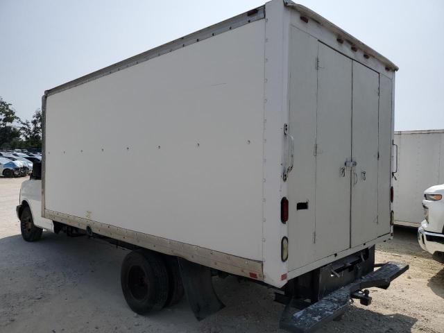 2005 GMC Savana Cutaway G3500