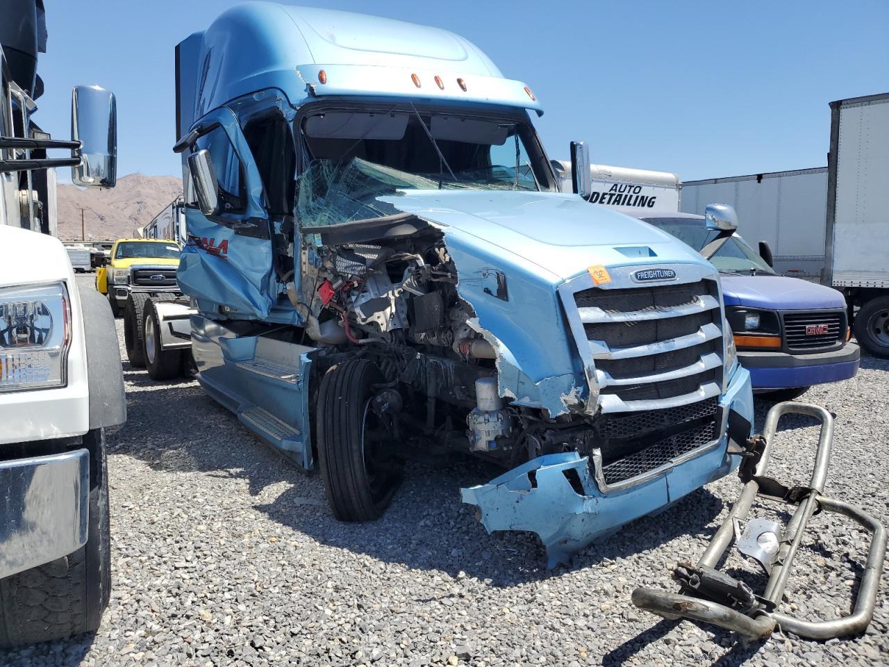2019 Freigliner Cascadia 126
