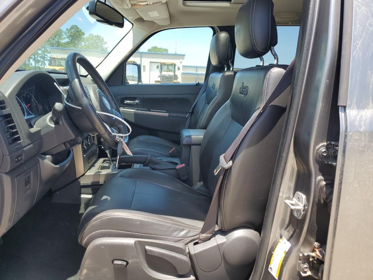 2012 Jeep Liberty jet