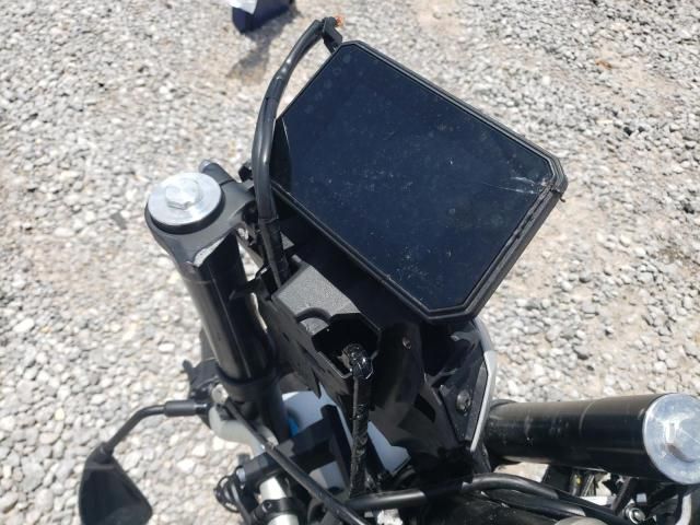 2025 Yamaha MTN690