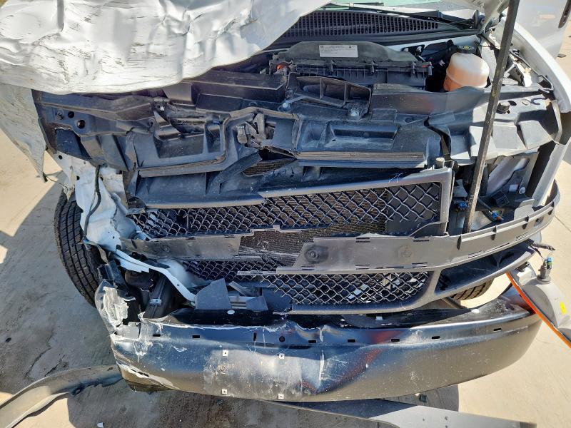 2023 Chev Express Cargo 2500 1