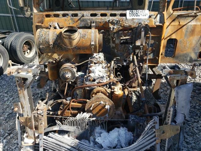 2000 Mack CH600 Semi Truck