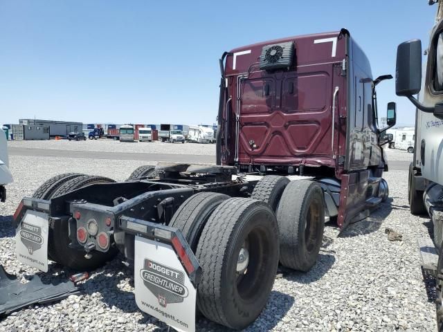 2021 Freightliner Cascadia 126