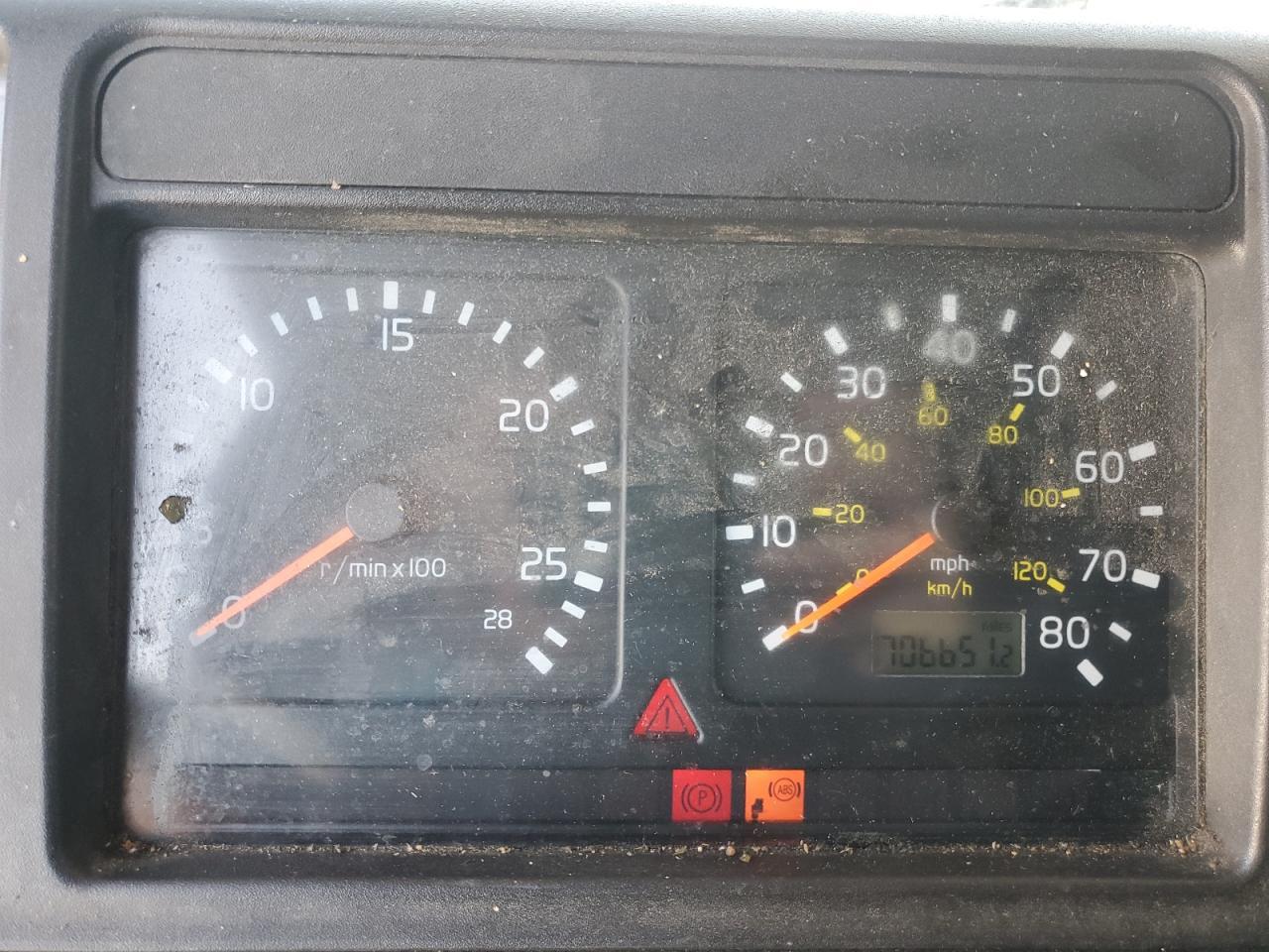 2000 Volvo VN VNL