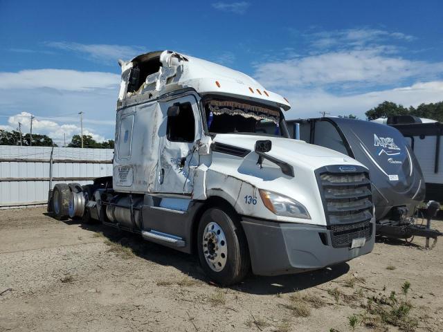 2020 Freightliner Cascadia 126