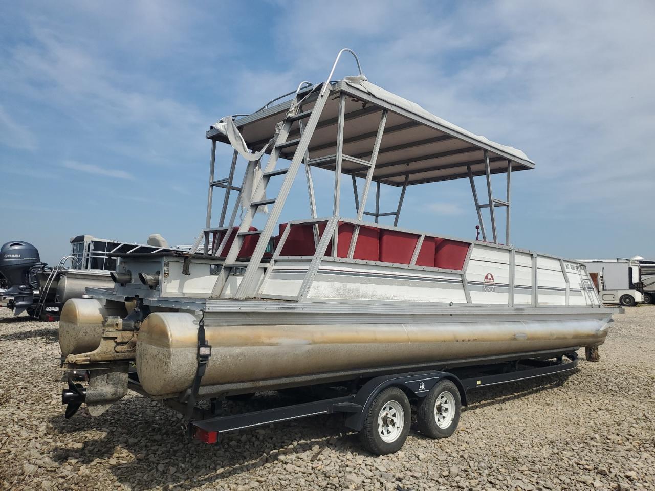 1984 Larson Boat