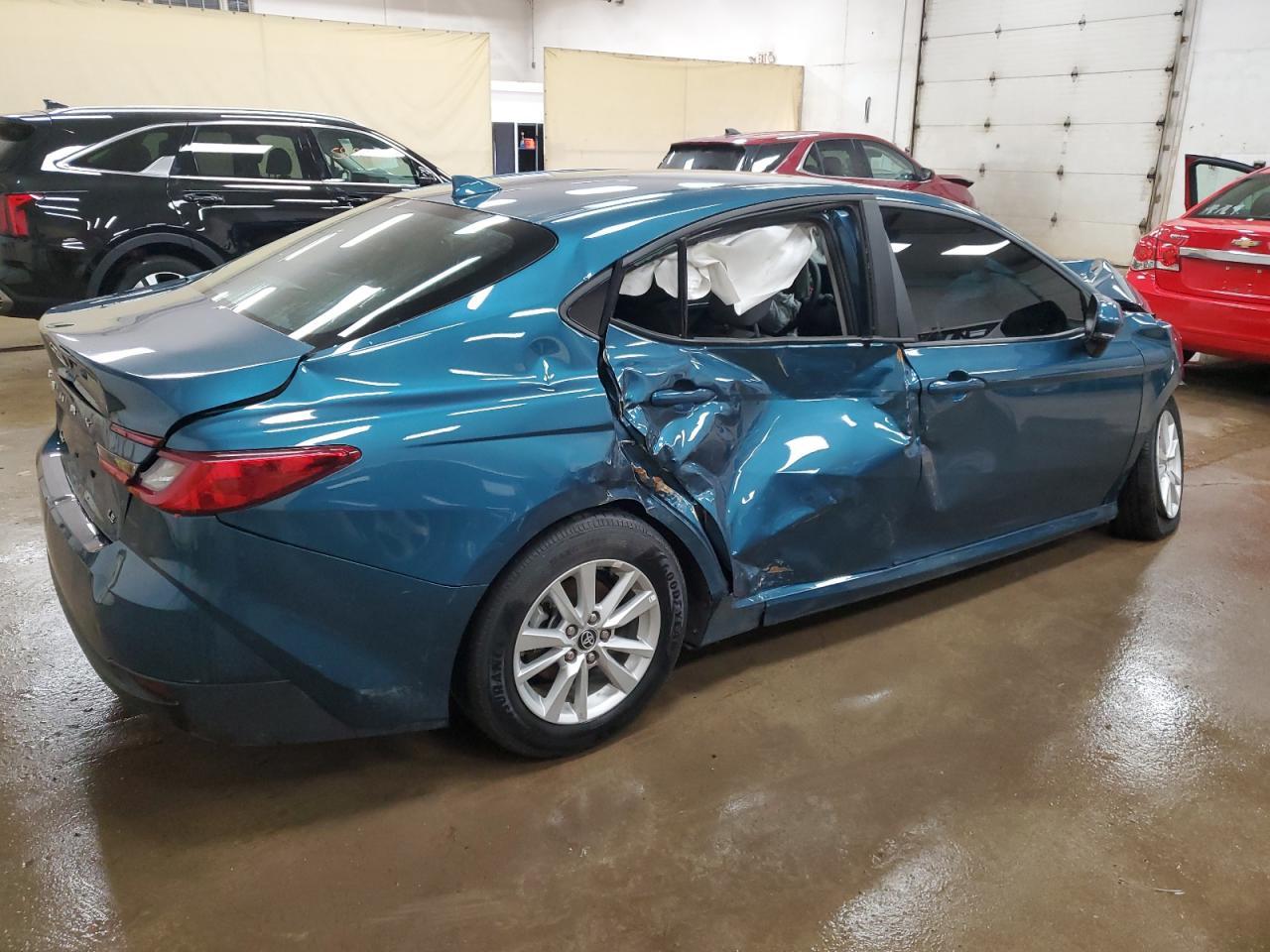 2025 Toyota Camry le