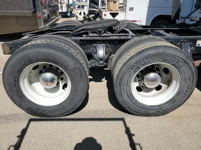 2017 Kenworth T680 Semi Truck
