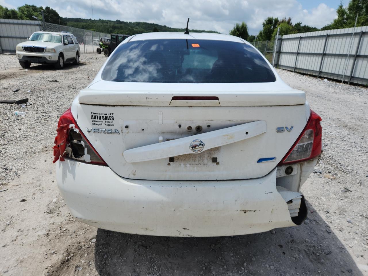 2013 Niss Versa 1.6 s