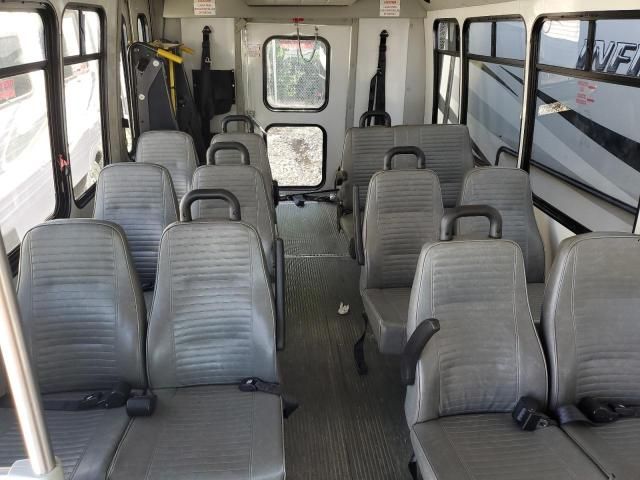 2016 Ford Econoline E450 Super Duty Cutaway Van