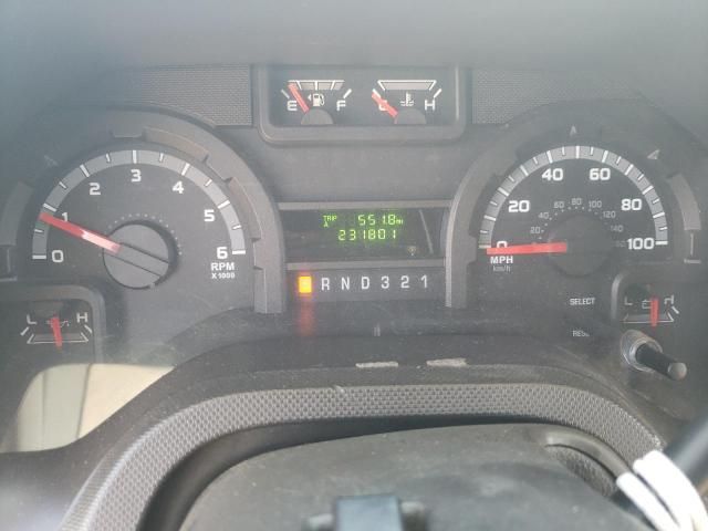 2011 Ford Econoline E450 Super Duty Cutaway Van