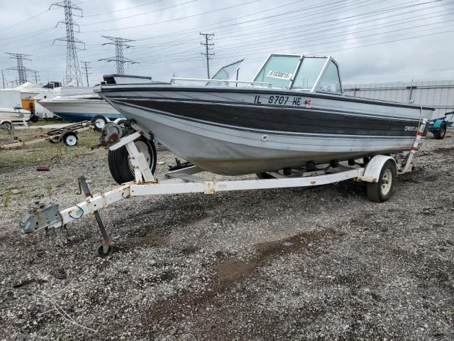 1990 Crestliner Boat