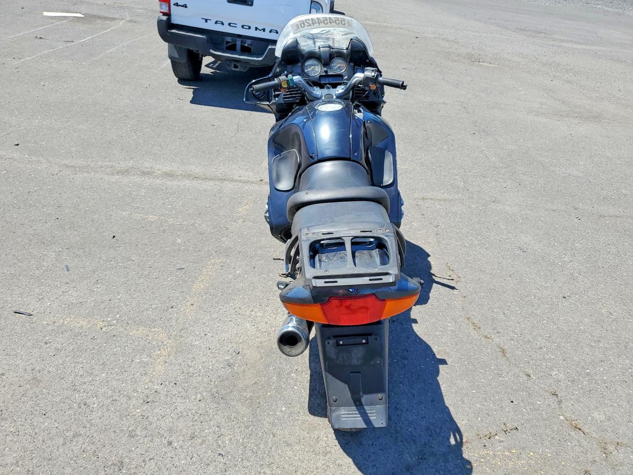 2000 BMW 1100