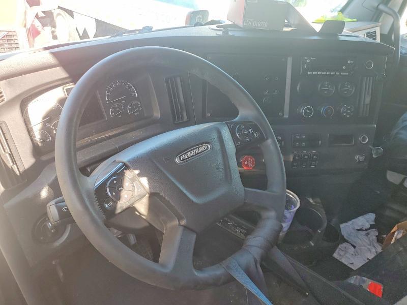 2025 Freightliner Cascadia 126