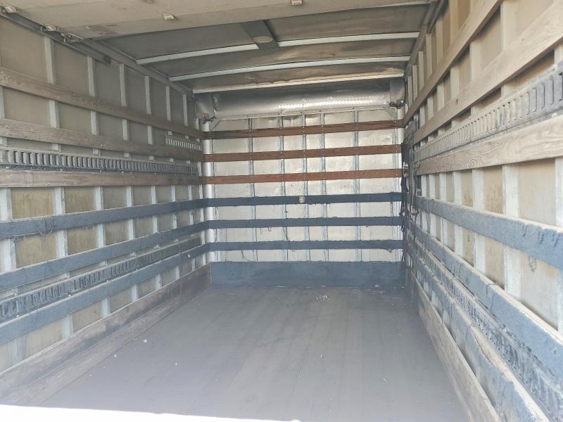 2013 Isuzu NPR BOX Truck
