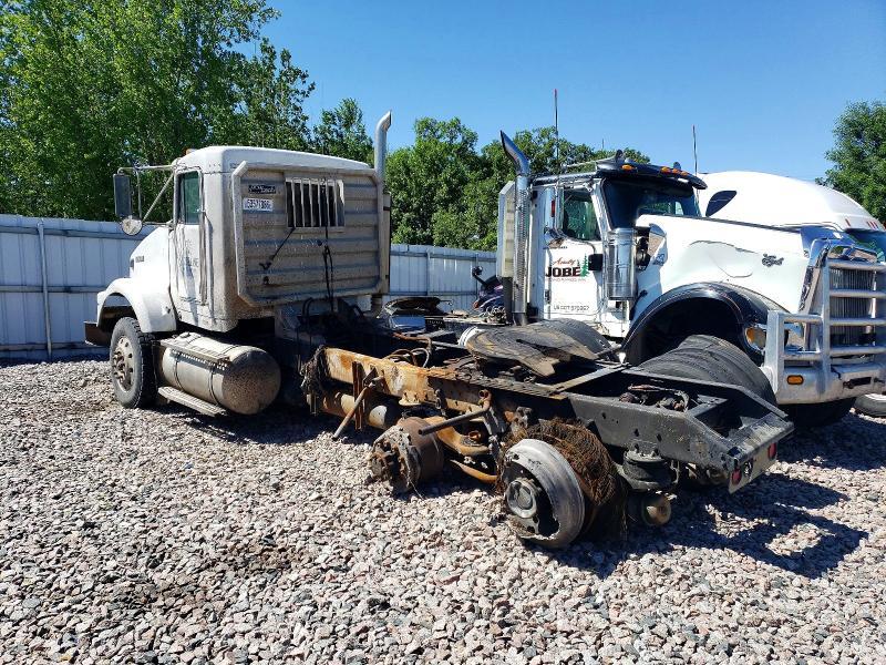 1999 Kenworth Construction T800