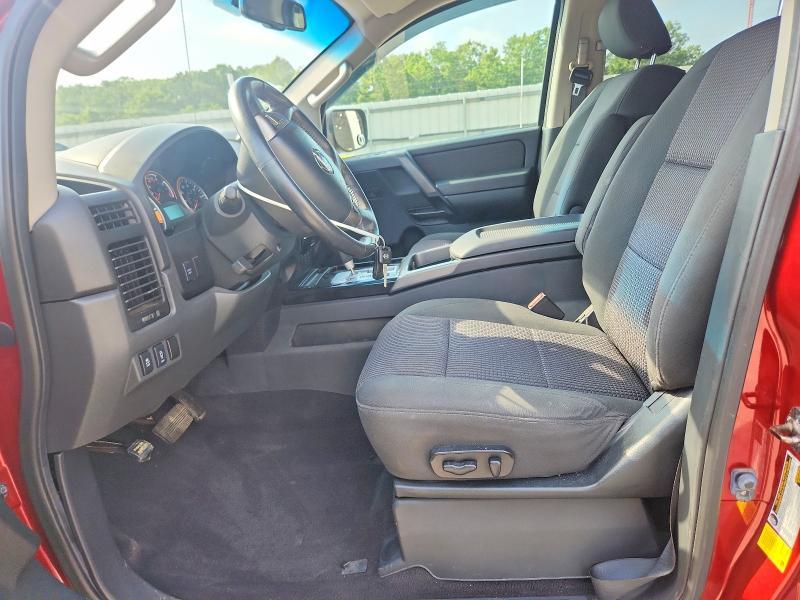 2014 Nissan Titan SV
