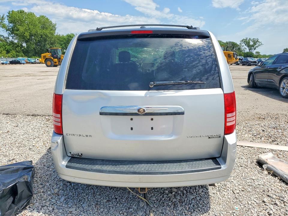 2010 Chrysler Town & Country Touring