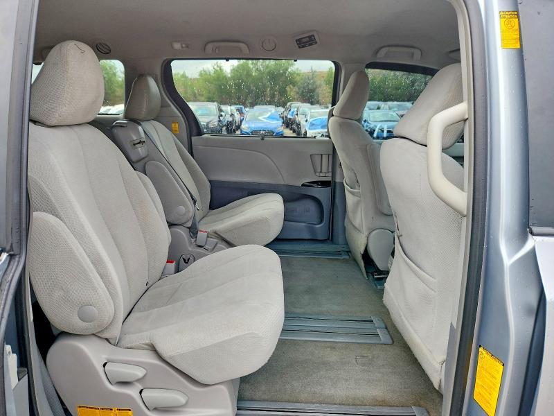 2014 Toyota Sienna le
