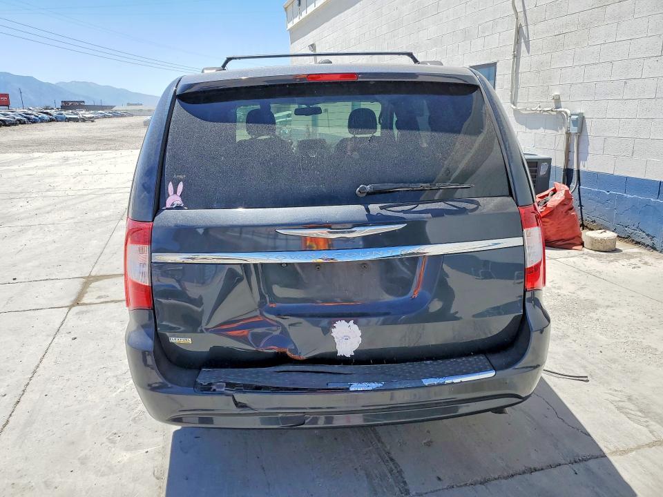 2013 Chrysler Town & Country Touring