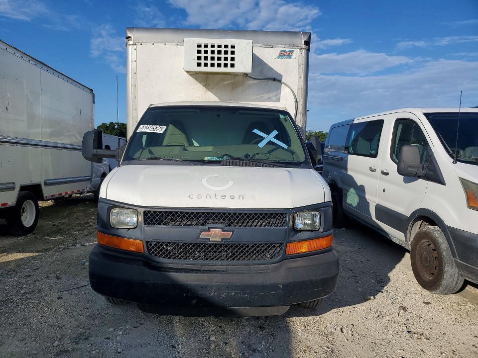 2015 Chevrolet Express Refrigerated BOX Truck