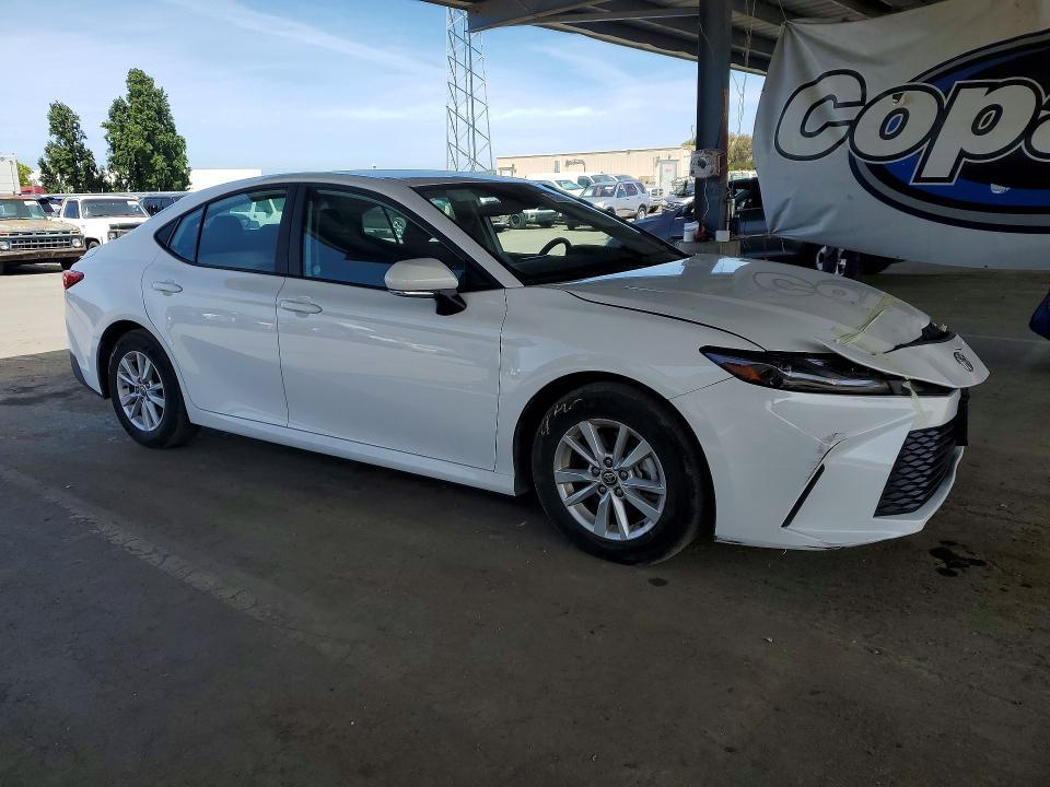 2025 Toyota Camry le