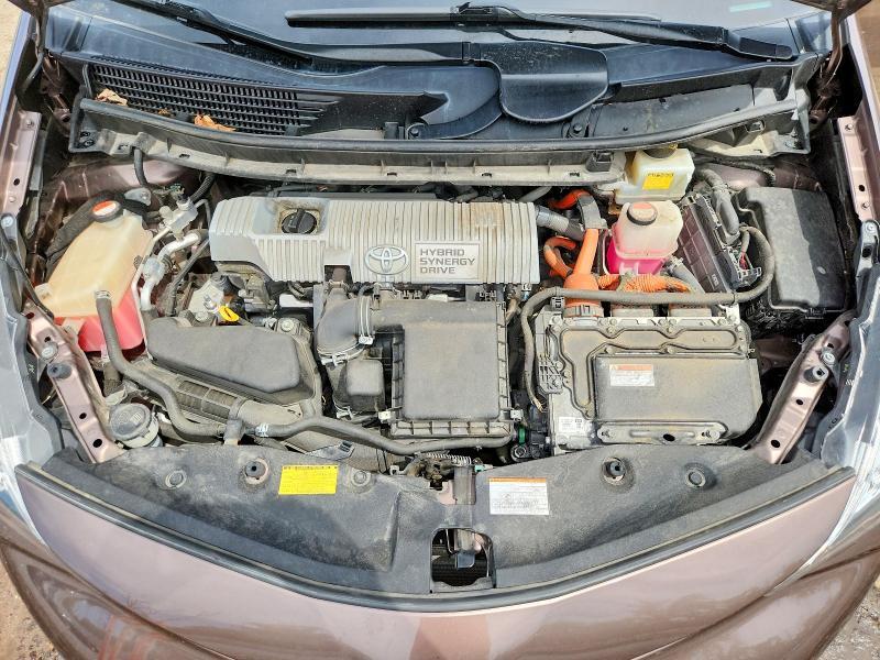 2015 Toyota Prius v Three