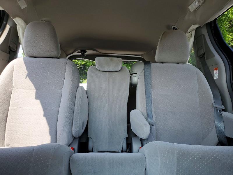 2015 Toyota Sienna le