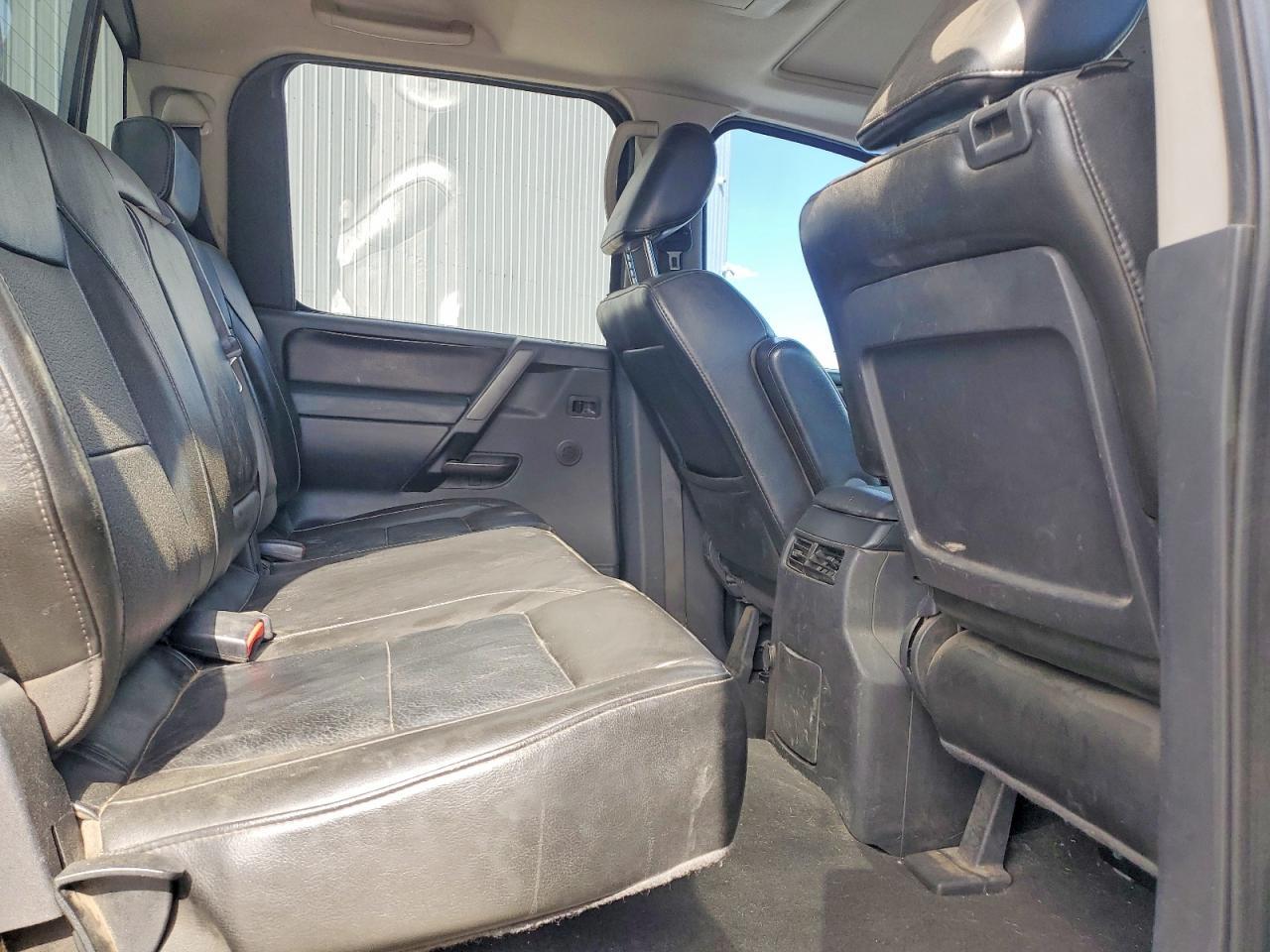 2011 Nissan Titan S/SV/SL/PRO-4X