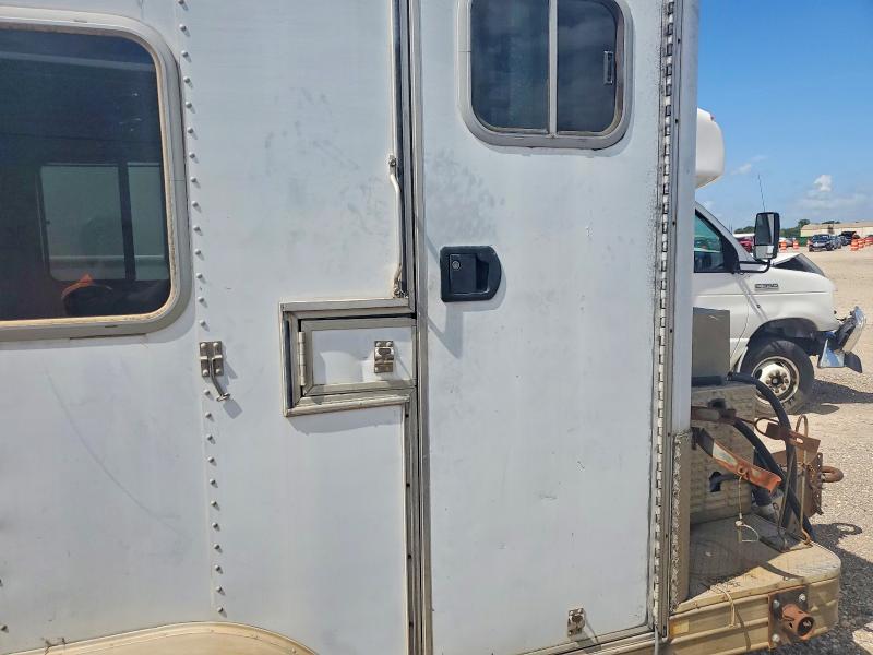 2000 Featherlite Fiber Optic Splicng Trailer