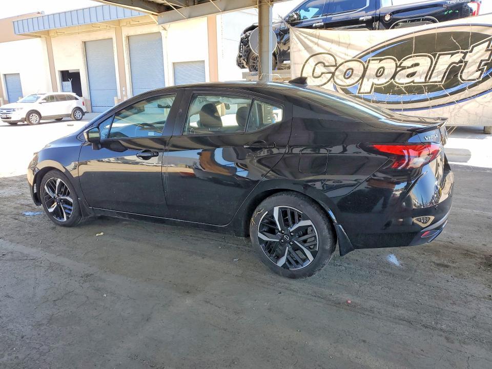 2025 Nissan Versa sr